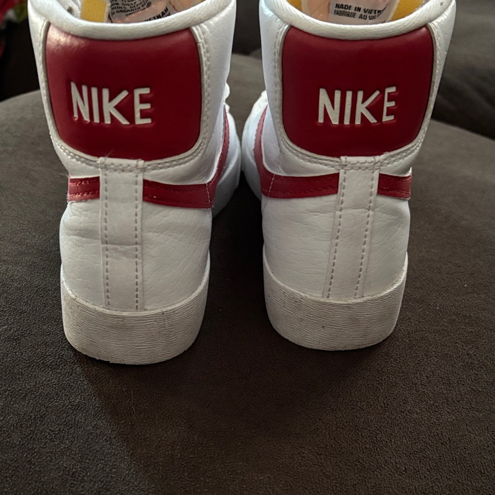 Nike White and Red High-Tops - BLAZERS - Picture 4 of 6
